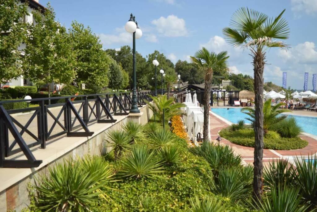 Apartment In The Picturesque Oasis Resort & Spa Lozenets Eksteriør billede