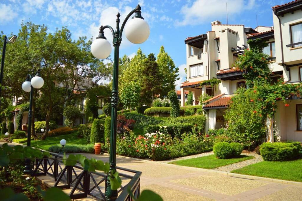 Apartment In The Picturesque Oasis Resort & Spa Lozenets Eksteriør billede